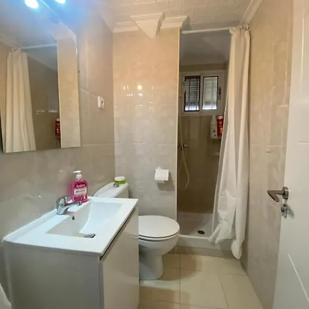 Piso Junto Al Hospital Macarena * Sevilla