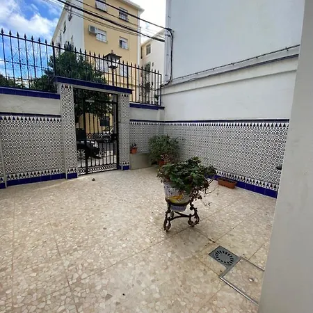 Piso Junto Al Hospital Macarena Lägenhet